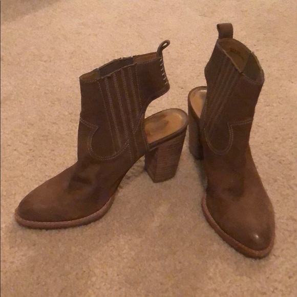 Dolce Vita Western Slip on Booties - Picture 3 of 7